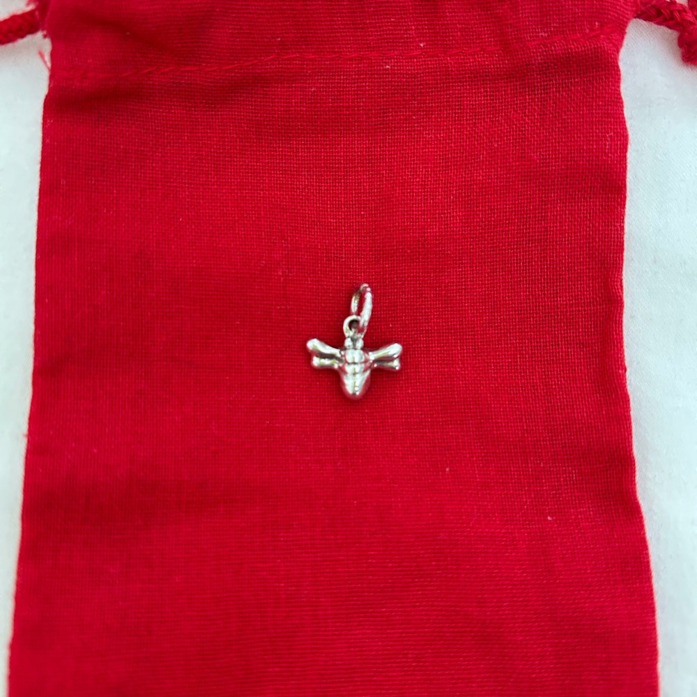 UNO de 50 Small BEE Charm. Sterling Silver-Plate - Picture 2 of 3